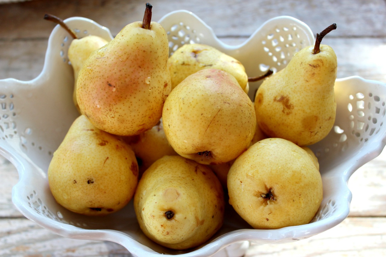 Slow Cooked Pears with Lemon and Thyme